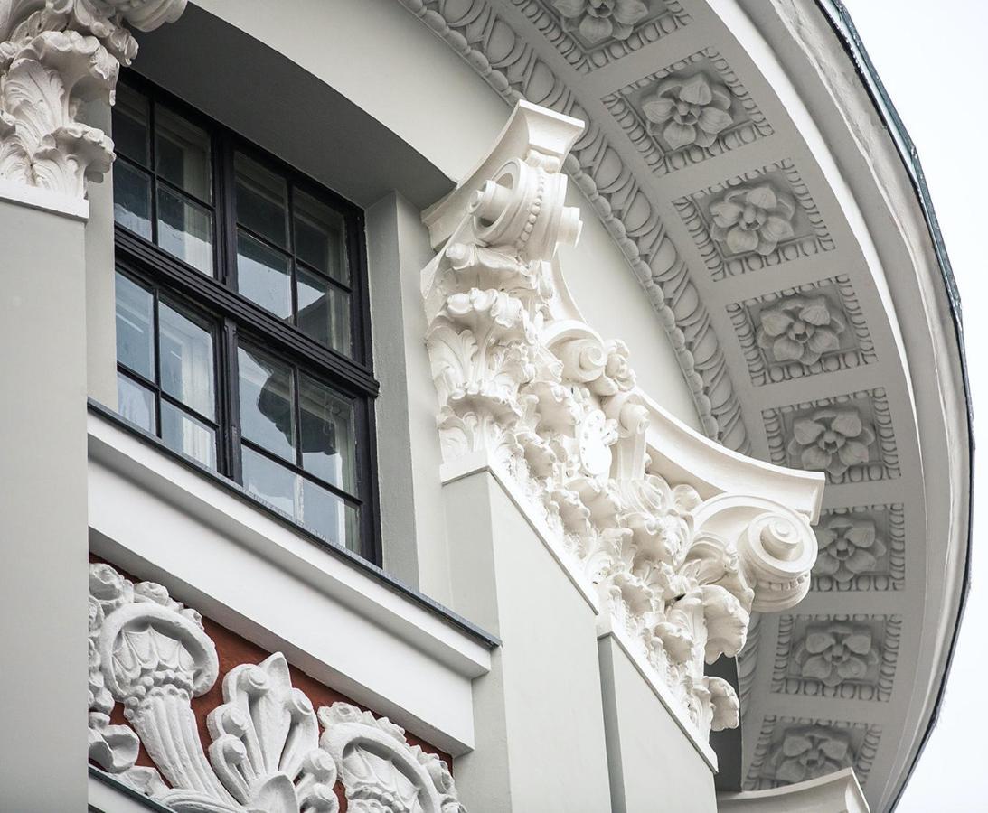 Centrally Located Apartment Overlooking Vermanes Park Riga Exterior foto